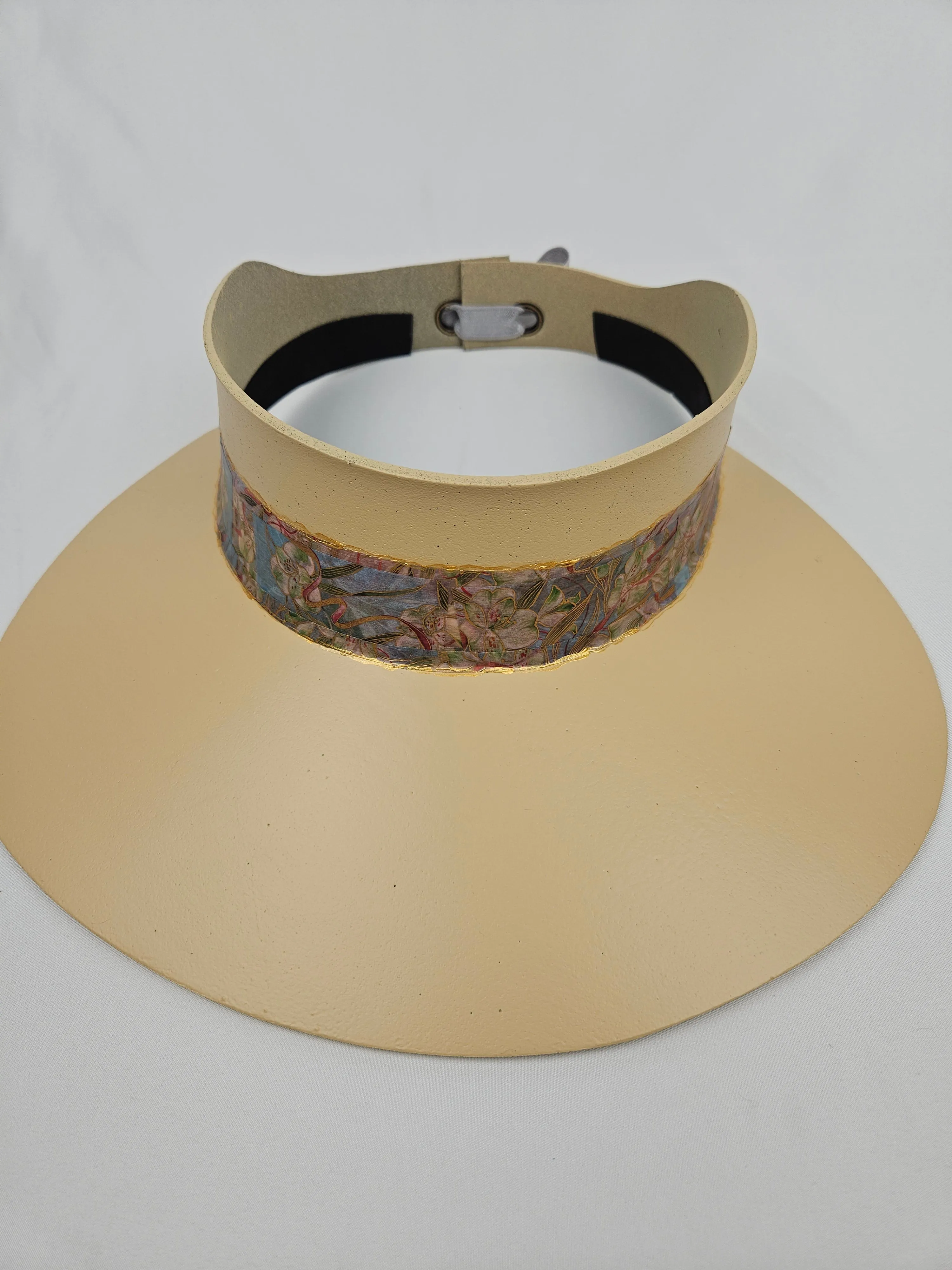 Beige "LadyEVA" Visor Hat with Multicolor Floral Band