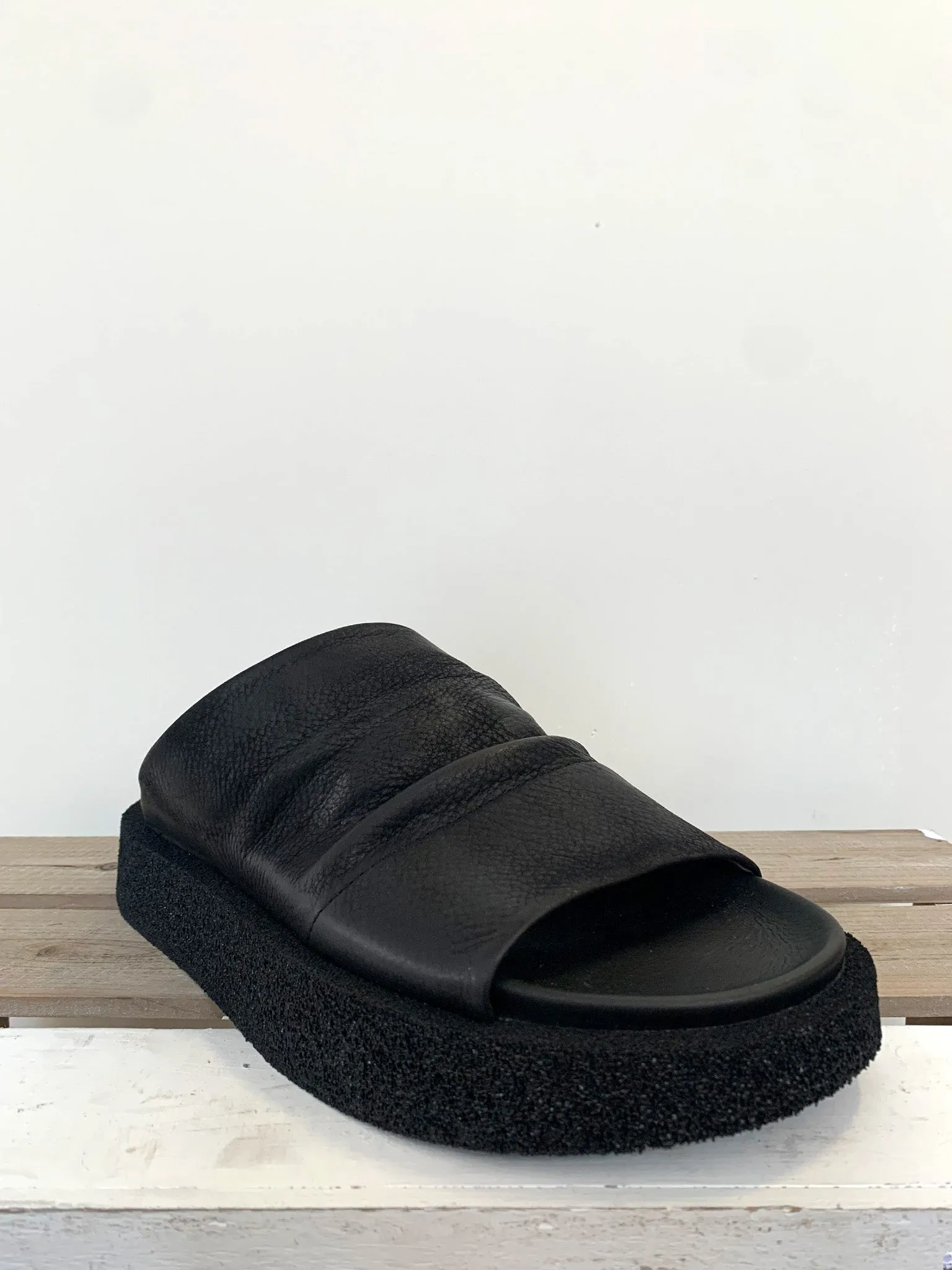 CREP20 Sponge Sole Black Sliders