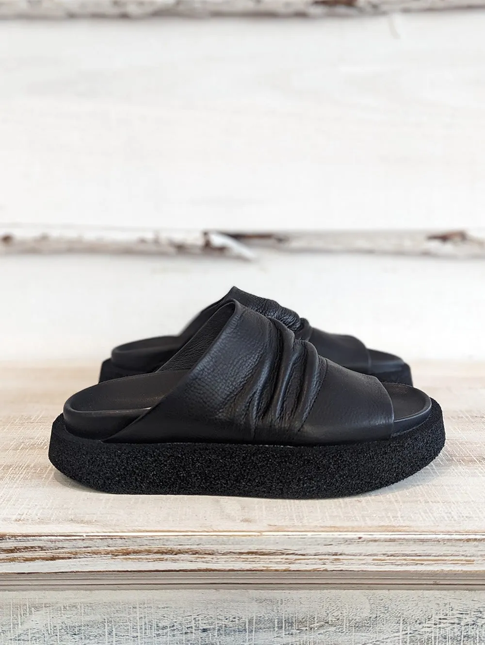 CREP20 Sponge Sole Black Sliders