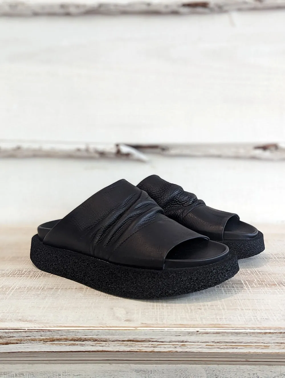 CREP20 Sponge Sole Black Sliders