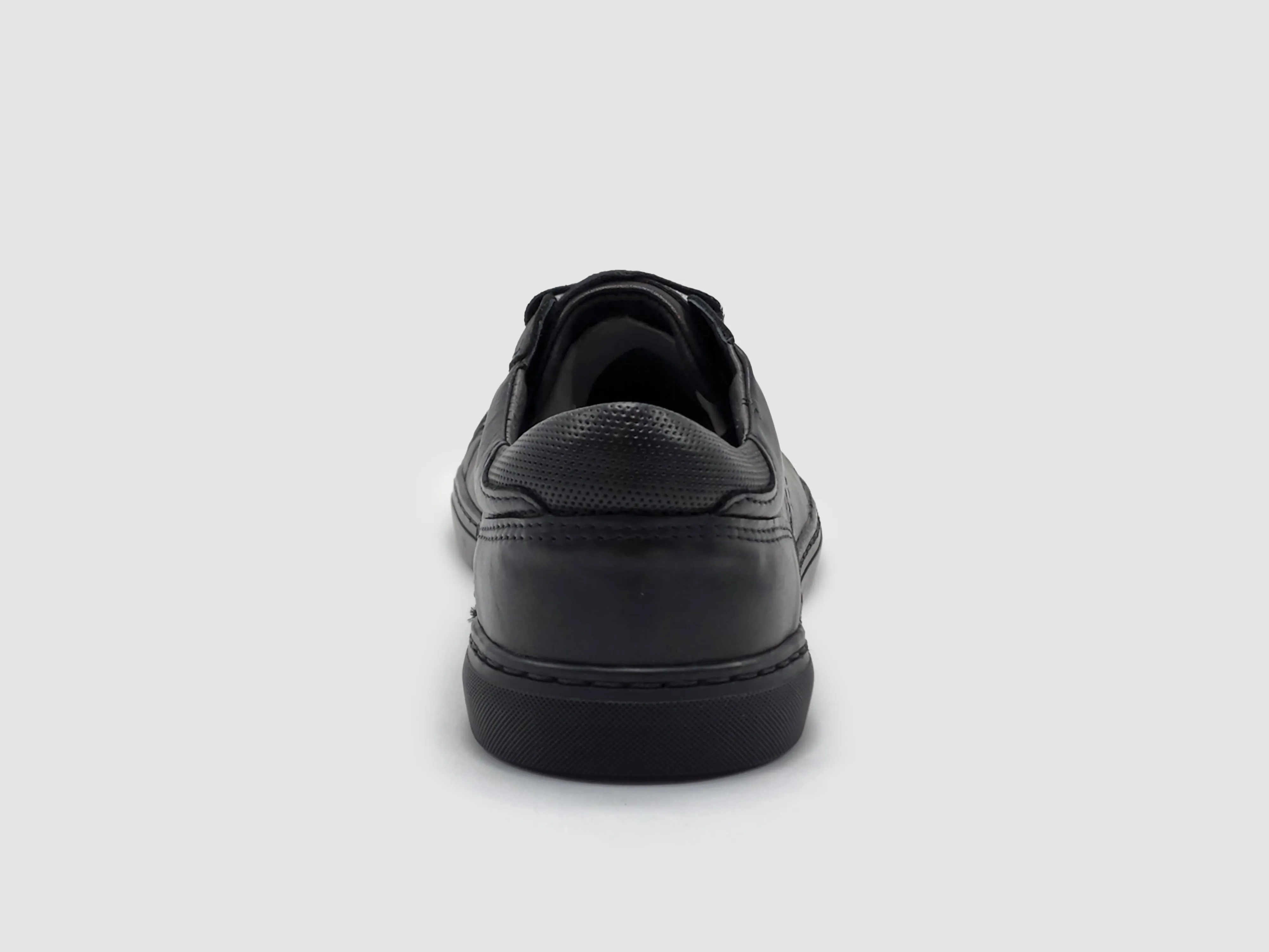 Men's Classic Leather Sneakers - Black