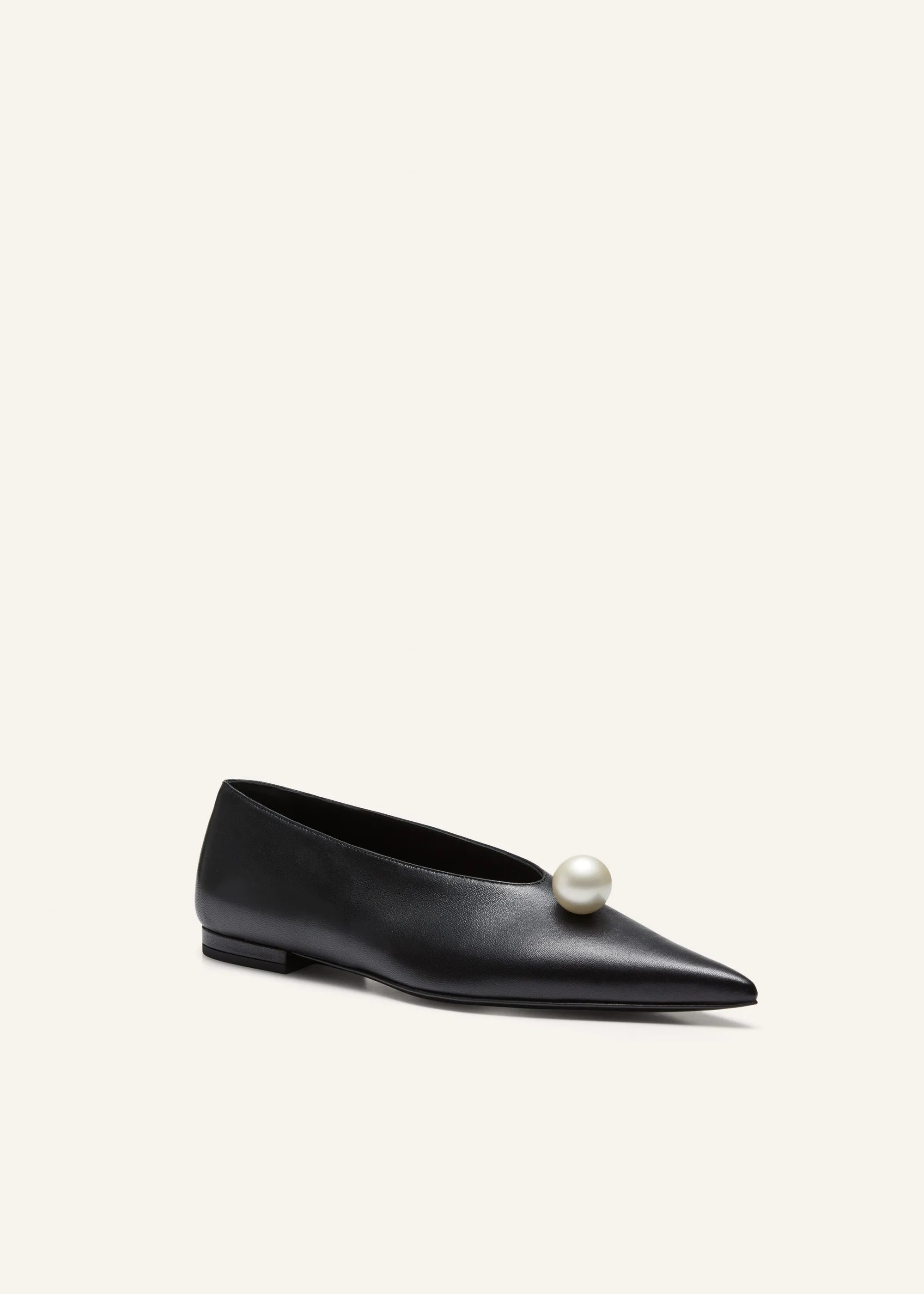 Pointed pearl ballet flats in black satin