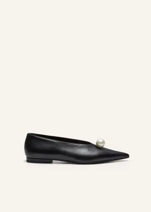 Pointed pearl ballet flats in black satin