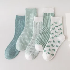 Warm and Cozy Light Green Theme Cotton Socks